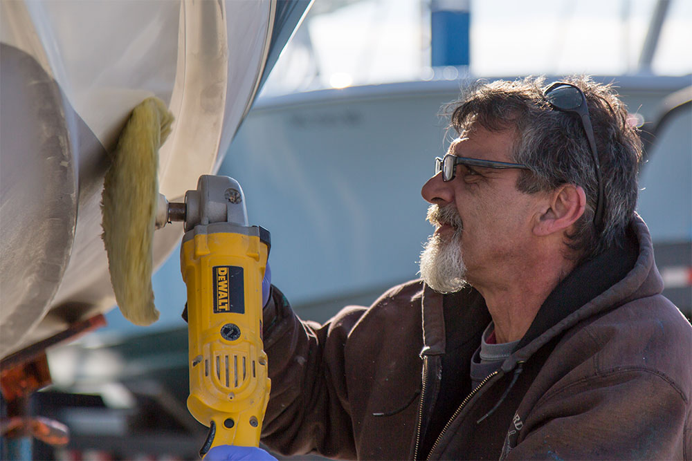 paint1polishinghullburrbrothersboats Burr Brothers Boats, Inc.